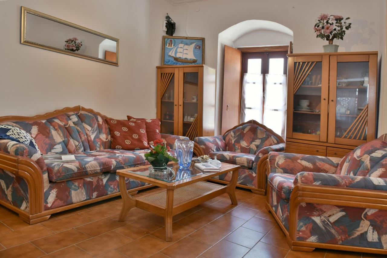 Grandmas Guest House Идра Экстерьер фото